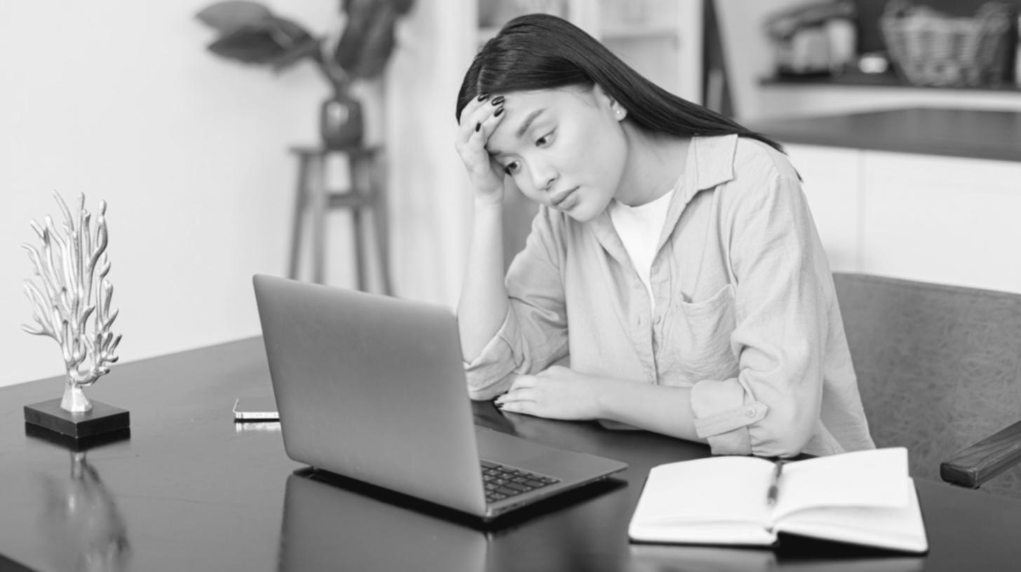 Detailaufnahme einer professionellen Maniküre-Behandlung mit hochwertigen Werkzeugen